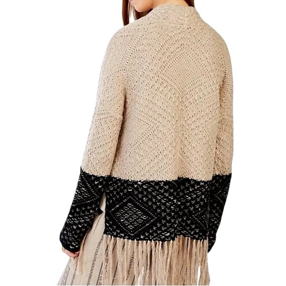 BCBGMAXAZRIA Eliana Knit Jacquard Fringe Cardigan Oversized Colorblock REVOLVE - Picture 4 of 16